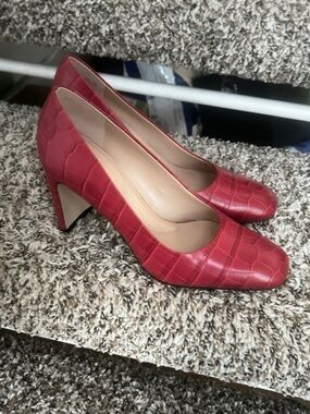 Franco Sarto Red Croc Embossed Leather Pumps | Square Toe | Size 8,5 NEW
